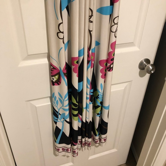 💗HP💗 Olian Ezzie Maxi Dress - Butterfly Print - Picture 9 of 13